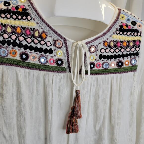 Lord & Taylor White Boho Peasant Top w/ Embroidered Neckline, M - Picture 3 of 10